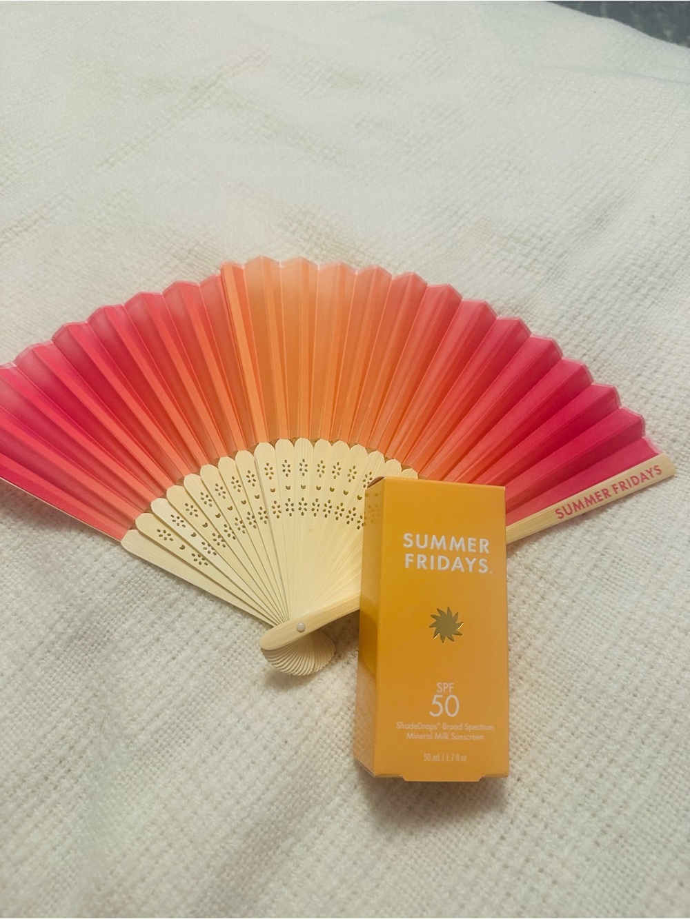 NEW Summer Fridays Shade Drops Mineral Sunscreen with Pink-Red Gradient Hand Fan